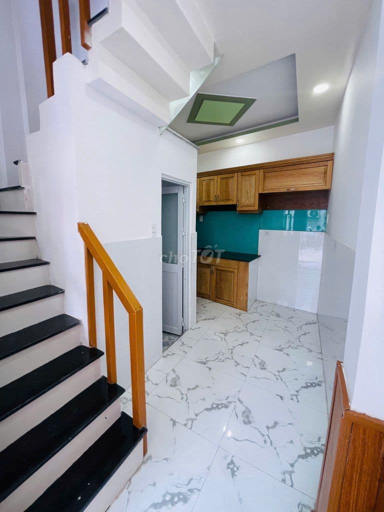 Nhà / ngắn Nguyễn Văn Quá gần cầu Chợ Cầu , có 2PN 2 WC. Giá 1,08 tỷ - Ảnh 2