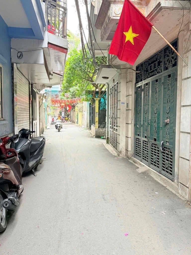 Bán nhà Phố Hoàng Ngân - 70m2x6T - oto đỗ cựa - giá hiếm 14,3 tỷ