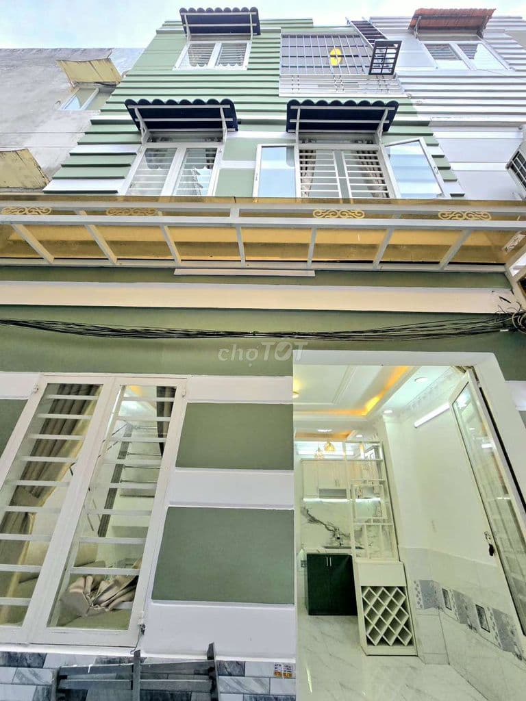 Nhà đường xe hơi 2 lầu, gần Phú Mỹ Hưng quận 7