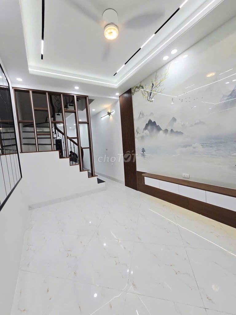 HIẾM 7TỶ CÓ NHÀ MỚI Ở NGAY SÁT CẦU GIẤY NGÕ THÔNG 2 THOÁNG ĐỦ NỘI THẤT - Ảnh 2