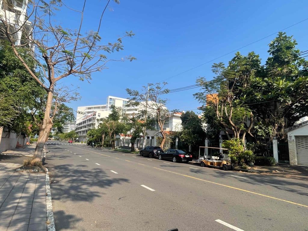 Chính chủ gửi bán Biệt thự ngay gần hồ Bán Nguyệt mặt tiền Lý Long Tườ - Ảnh 2