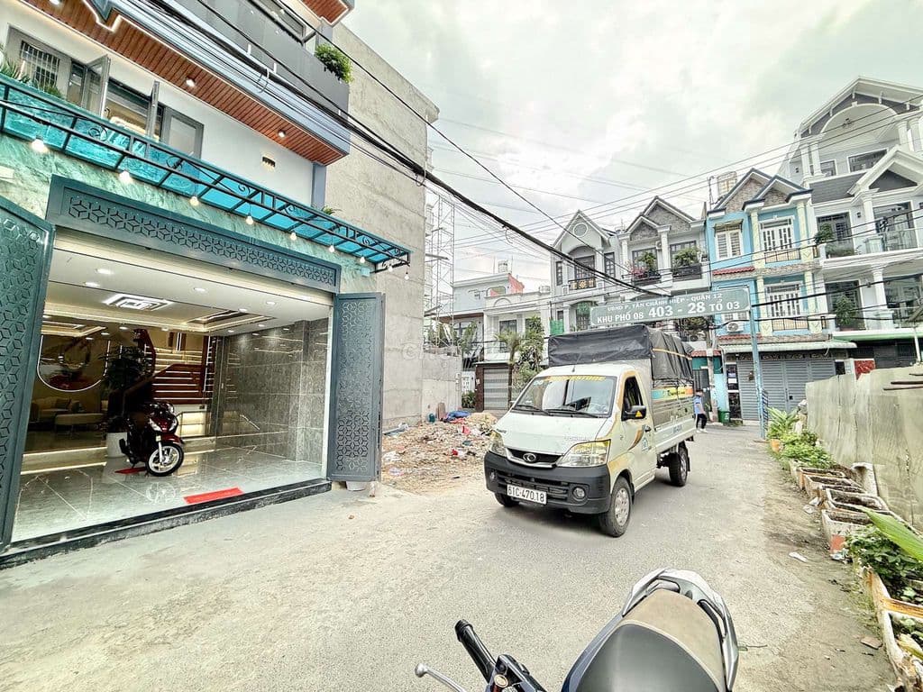 Nhỉnh 6 tỷ cặp Siêu phẩm 4 tầng Full NT Hẻm 6m thông Đường TCH 10 - Ảnh 3