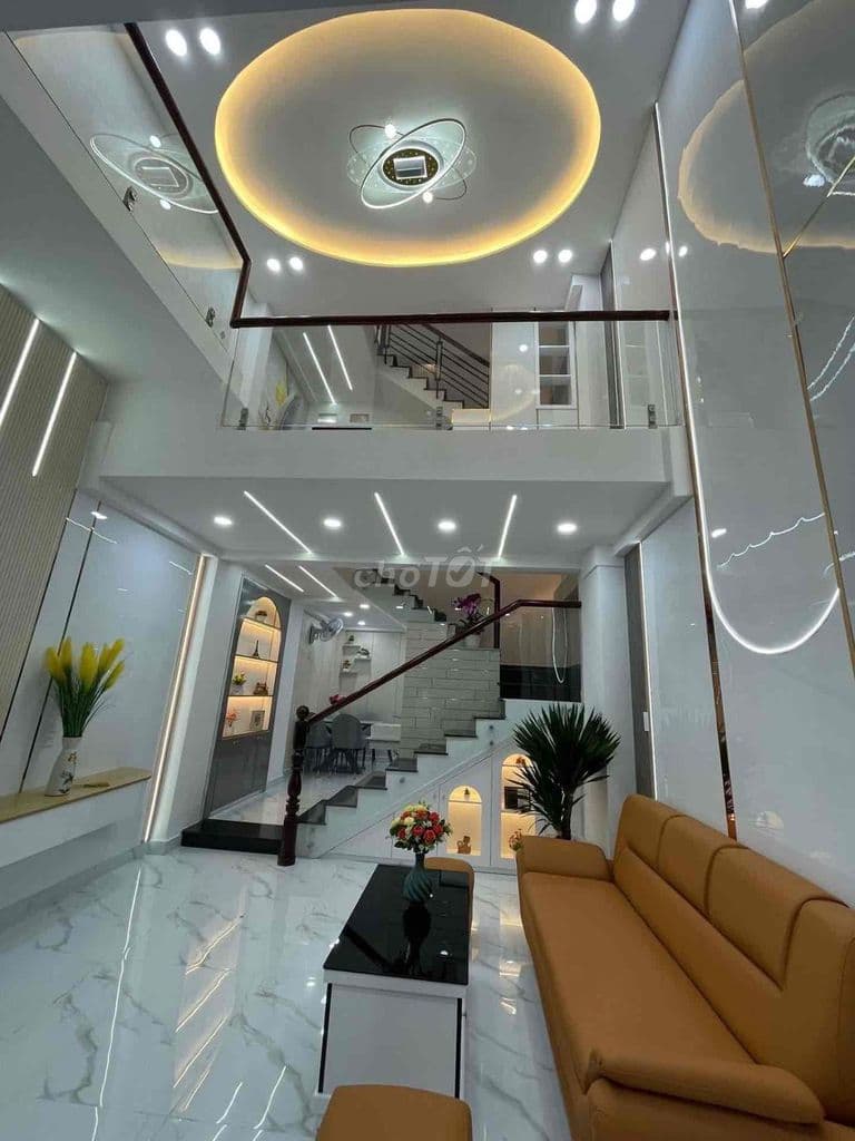 NGUYỄN VĂN KHÔI - GÒ VẤP - HẺM XE HƠI - NHÀ ĐẸP KHÔNG LỖI PHONG THUỶ - Ảnh 2