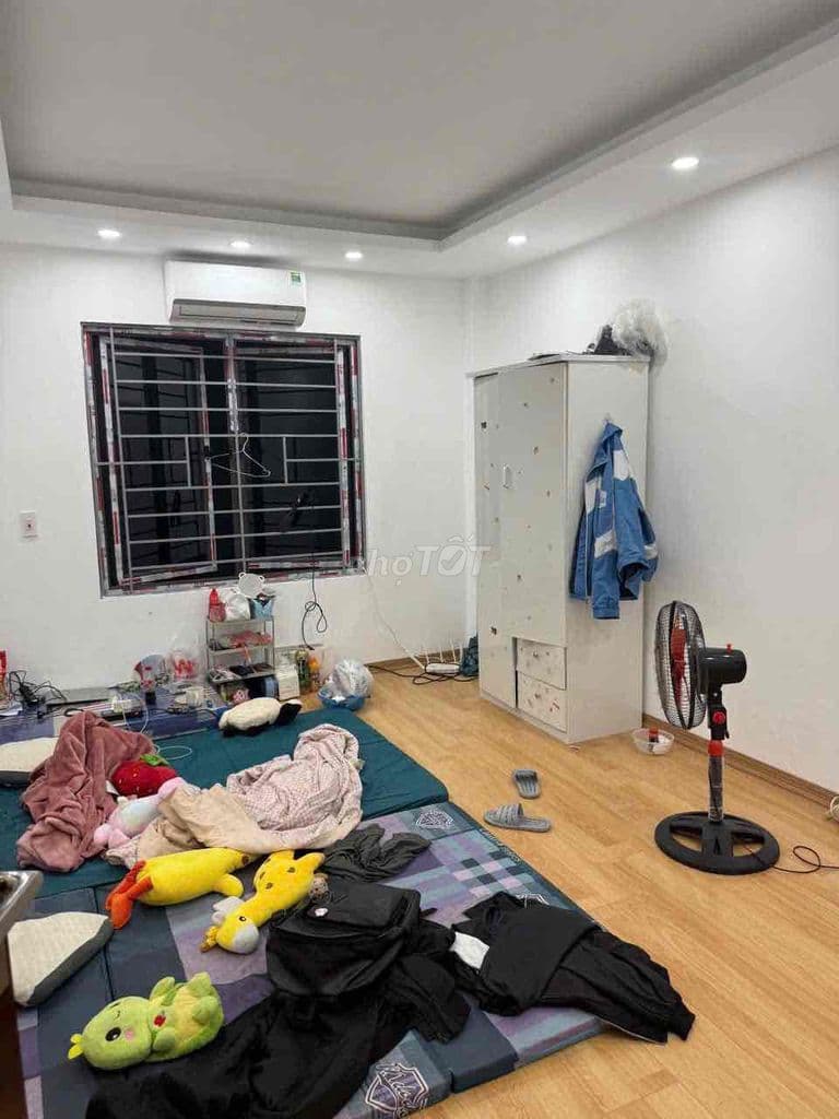 tôi chính chủ cần bán nhà riêng sổ đỏ 4 tầng giá chỉ có 2,85 ty - Ảnh 2