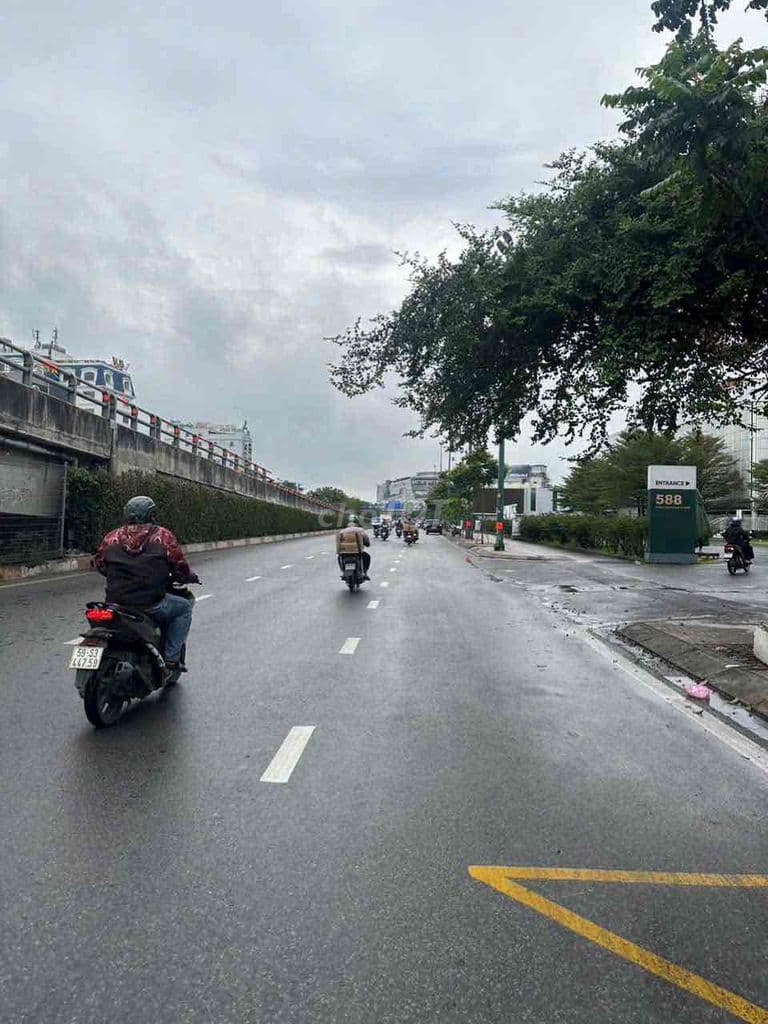 NHÀ GẦN TTTM GIGAMALL - 3,3TỶ - CHÍNH CHỦ CHƯA QUA ĐTƯ - NHÀ 1T1L SHR