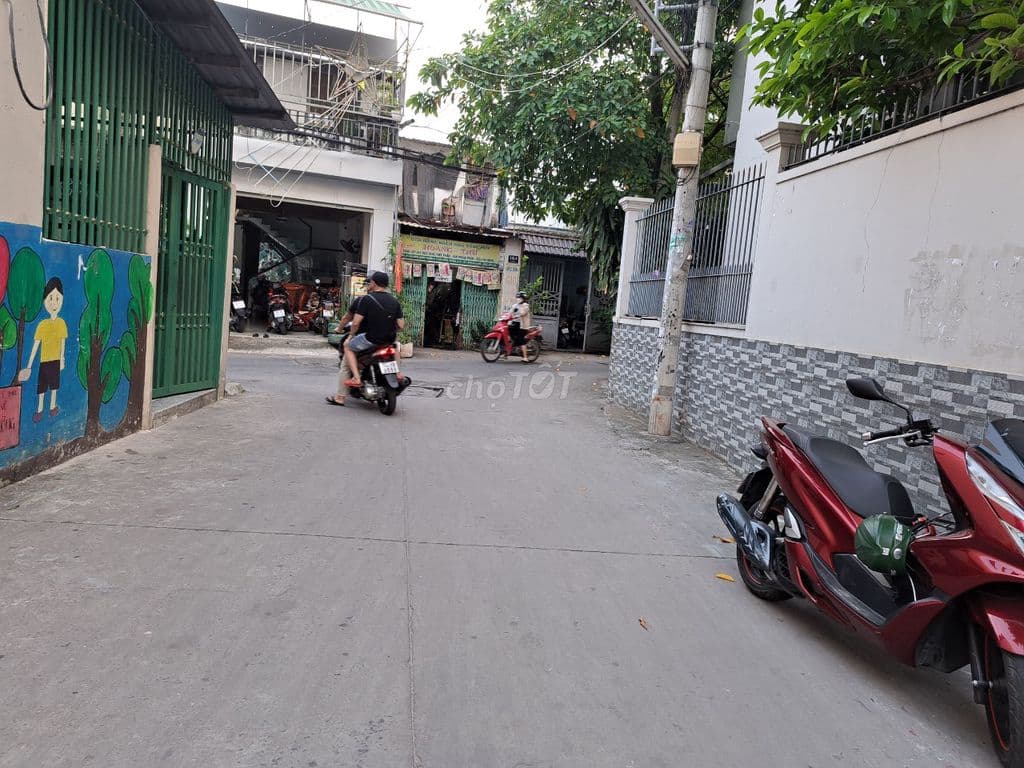 Nhà 3 lầu 4x15m hẻm 5m Nguyễn văn quá giá 6,7 tỷ - Ảnh 2