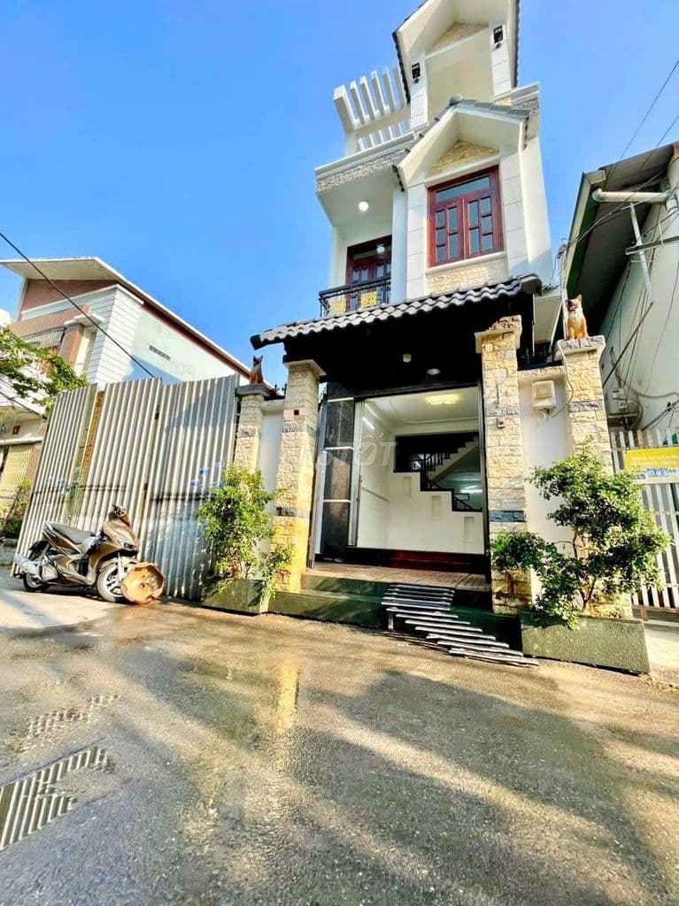 Nhà trệt hai lầu 4PN Hiệp Bình hẻm 1 sẹc