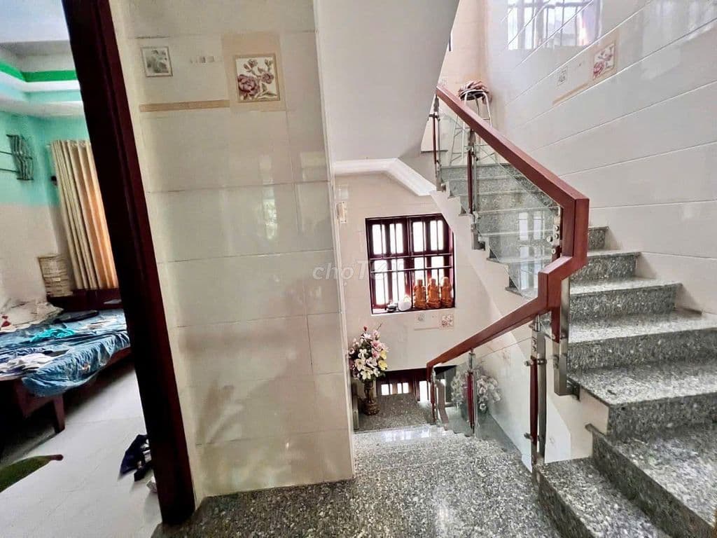 MT Đường 12m| Ngang 6m| KĐT Vạn Phúc | 1 Hầm 1 Trệt 3 Lầu + Thang Máy - Ảnh 2
