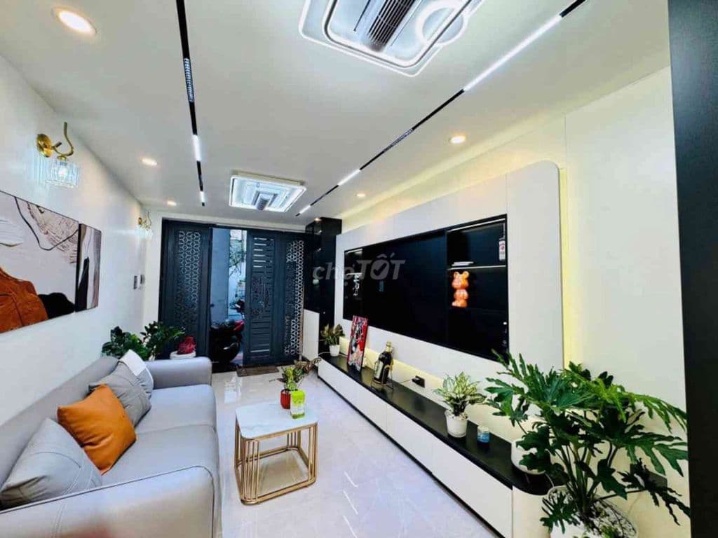 Nhà 31m² Trần Khát Chân, Hai Bà Trưng, 5 tầng full nội thất