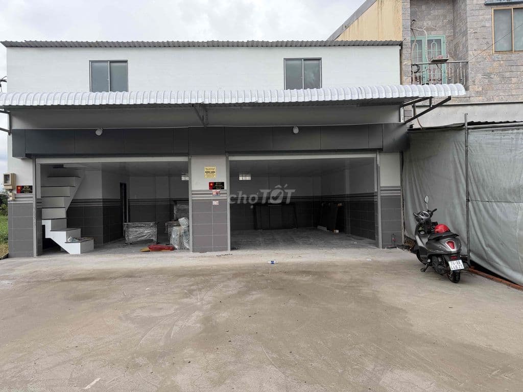 chính chủ cần bán nhà mặt tiền bến than