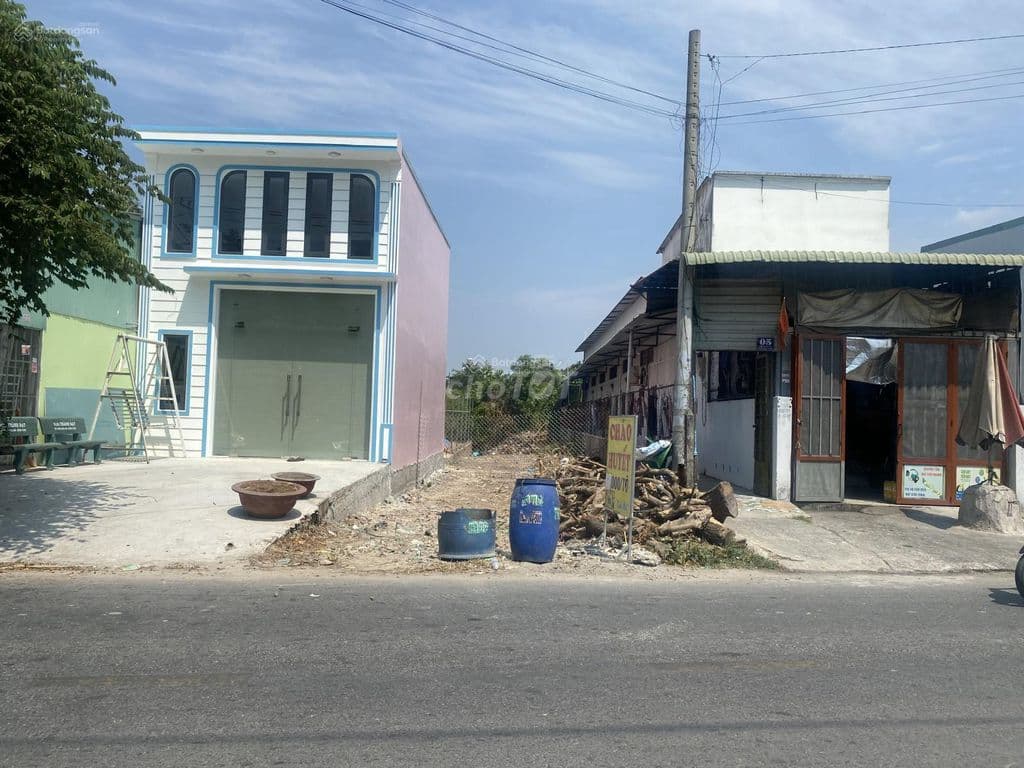 Đất 153m2 = 6m x 25m Đ. Nguyễn Thị Lắng, xã Tân Phú Trung Củ Chi