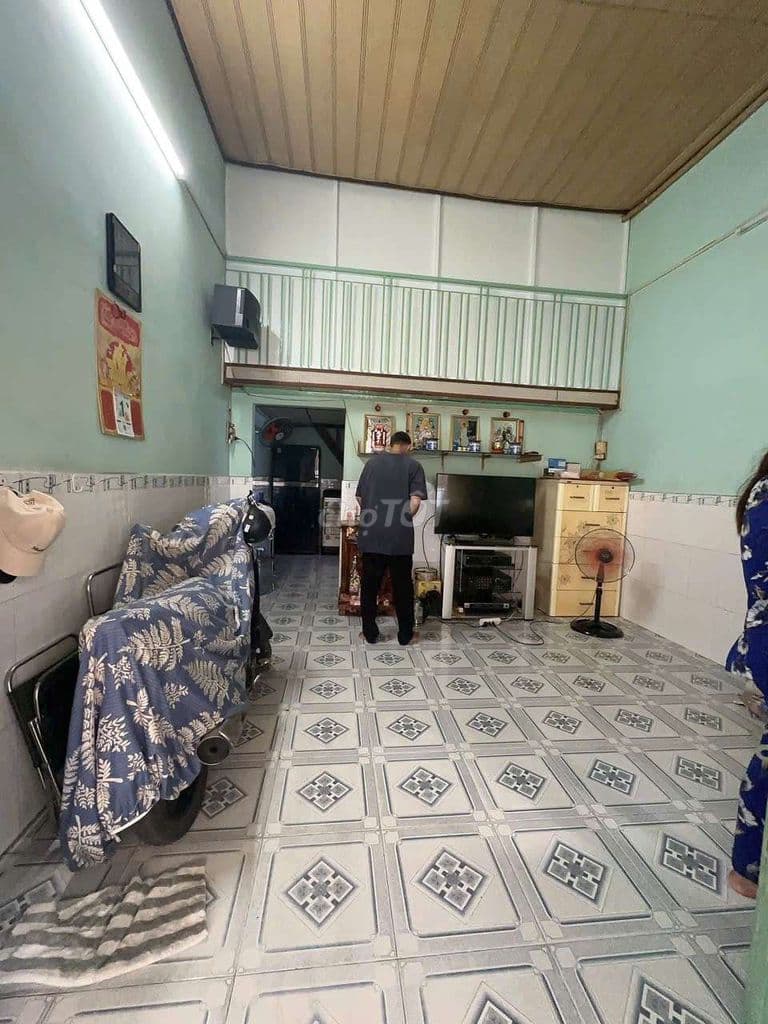 nhà bán 4x8 cấp 4 pbhha Qbtân