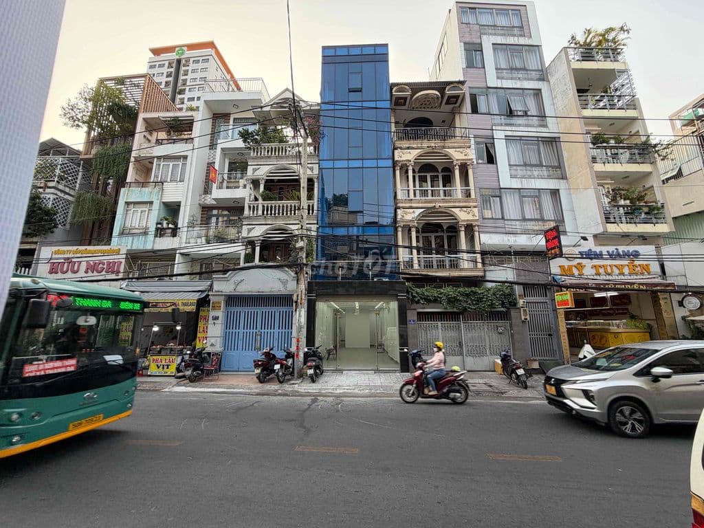 NHÀ MẶT TIỀN 5LẦU ĐƯỜNG NGUYỄN VĂN THƯƠNG,P25,BT. dtsd:320m2- 9pn 5wc.