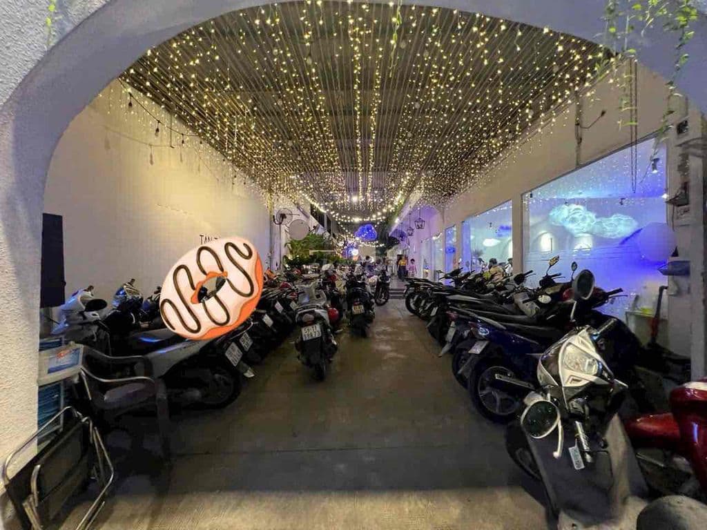 Sang quán cafe acostic gần Aeon Tân Phú - Ảnh 2