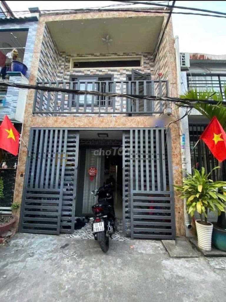 !! Cần bán gấp căn 1 Trệt 1 Lầu. Có sẵn dòng tiền 9tr/tháng. Giá đang