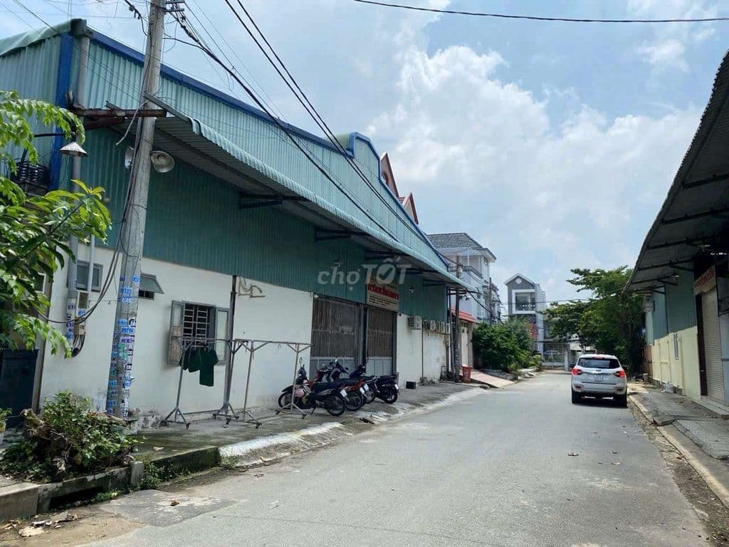 BÁN KHO XƯỞNG 2 TẦNG HẺM XE TẢI QL13 CŨ - FULL THỔ CƯ
