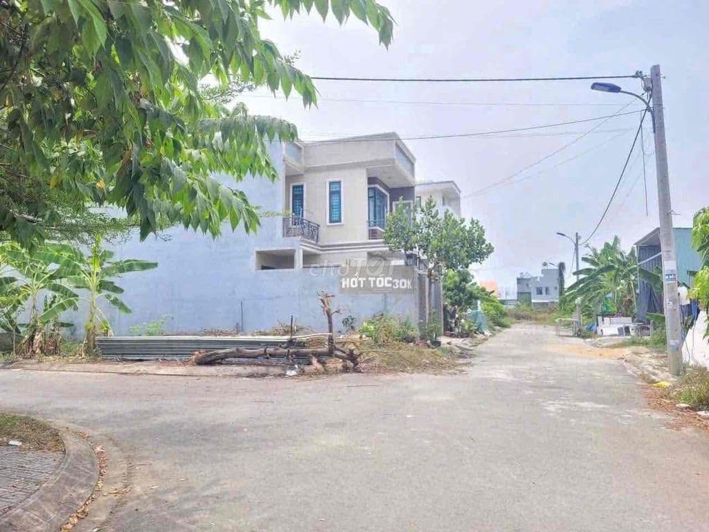 Cần bán gấp 93m2 đất trống full thổ đường nhựa