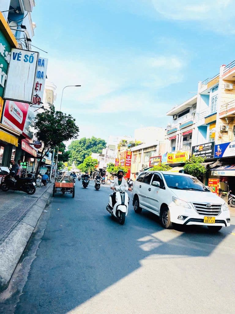 Bán nhà MTKD Tân Sơn Nhì, DT 5x18m, Trệt lửng, Giá 16,6 tỷ - Ảnh 2