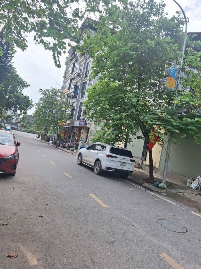 Bán nhà mới đẹp 42m 4 tầng gần Cầu Tự Khoát, ô tô tránh, sổ vuông