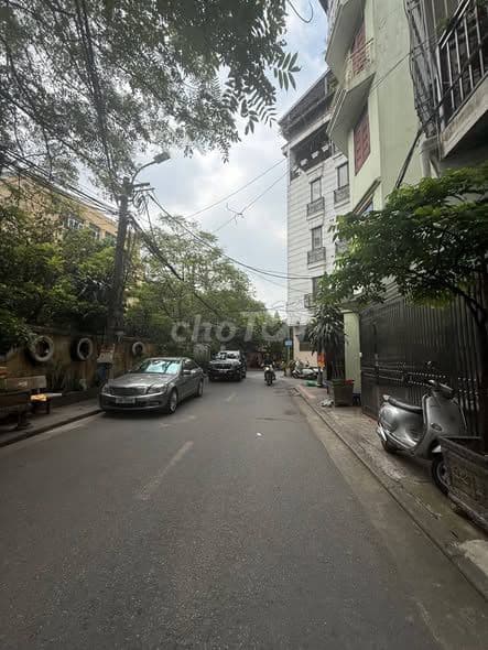Phân Lô Mặt Phố Ngã Tư Sở KD Oto Vào Nhà