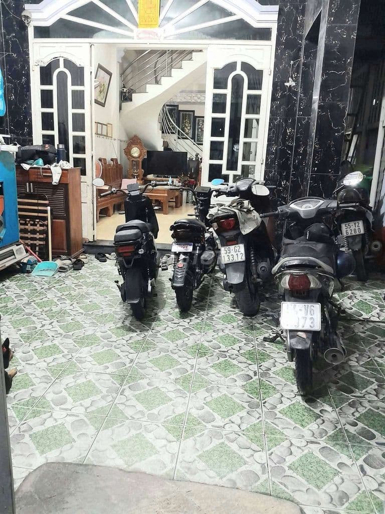 Nhà 2 tầng 5 x 24,50m hẻm xe thông, đường Tân Chánh Hiệp 18