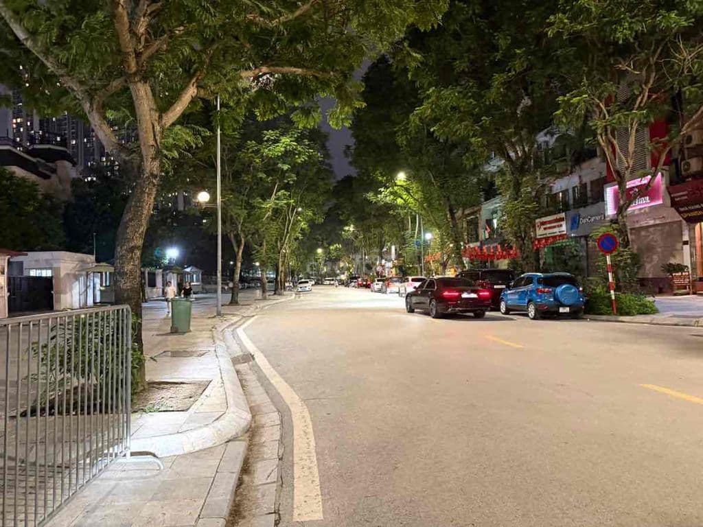BÁN NHÀ CHÍNH CHỦ PHỐ VẠN PHÚC LIỄU GIAI BA ĐÌNH 40M 5 TẦNG OTO GIÁ RE