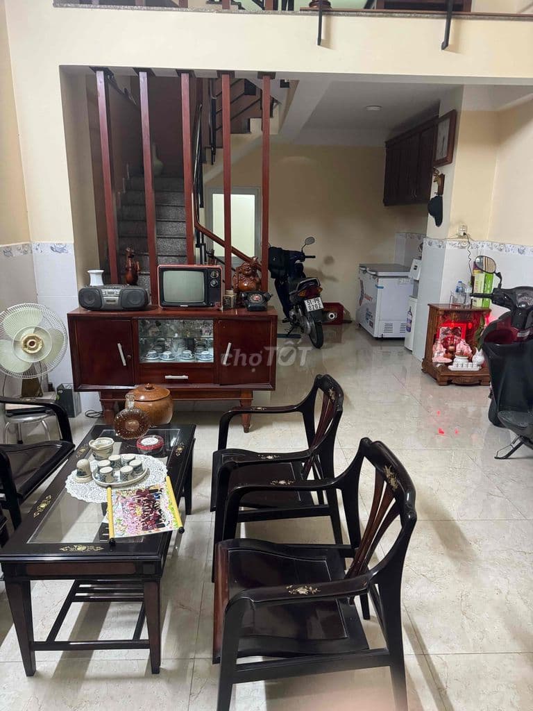 nhà giá hợp lý, cần tiền bán gấp
