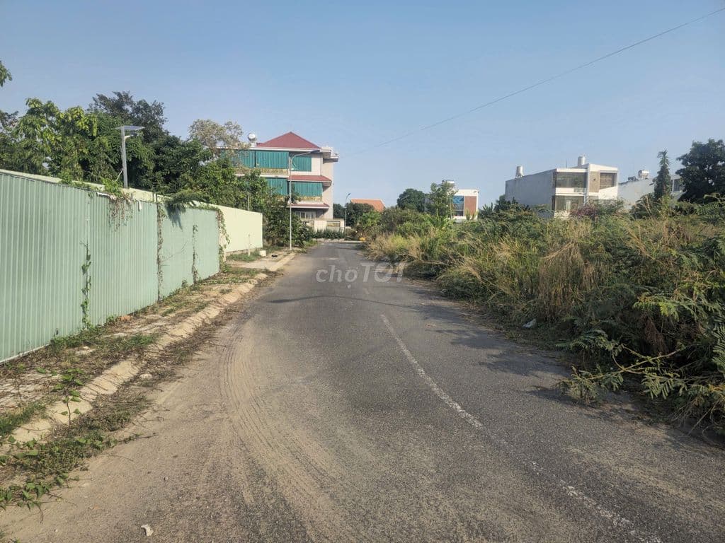 Giảm 5 tỷ Bán Nhanh Lô Góc 2MT, Trường Thạnh Q9. DT 486m2. Giá 21 tỷ