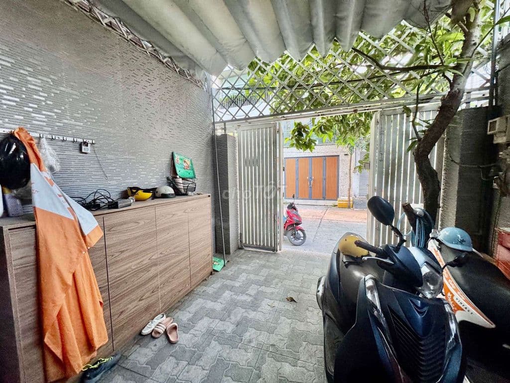 Nhà hẻm xe tải, 92m2, 3 tầng, Lê Đức Thọ, chỉ 9,9 tỷ, thương lượng - Ảnh 2