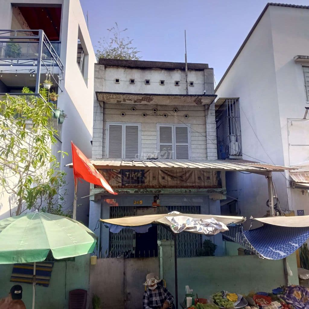 Bán nhà nát mặt tiền đường Lê Quang Sung Q6