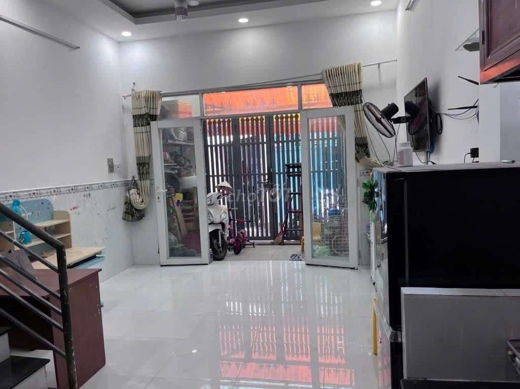 Cần bán gấp nhà vườn lài Tân Phú giá chỉ hơn 4 Tỷ