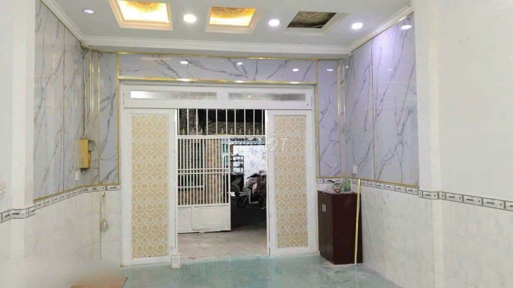 nhà 1xet ngắn ôtô thông 4,2x18 kế mt Phan VĂN Hớn Trường Chinh Cầu TL