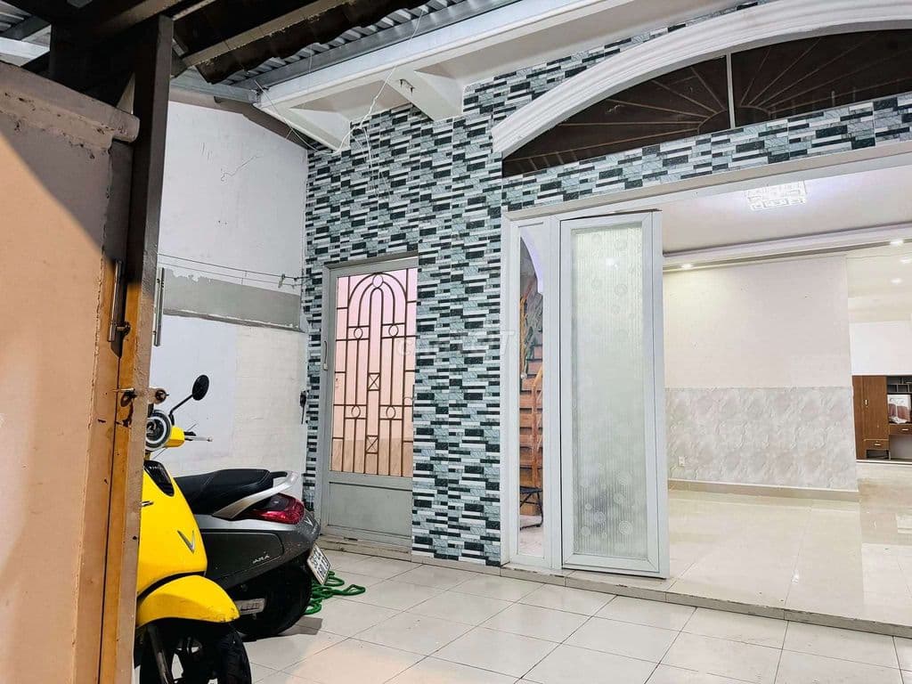 bán nhà 2 tầng hẻm oto huỳnh tấn phát 5,5x17 giá 9,1 tỷ - Ảnh 2