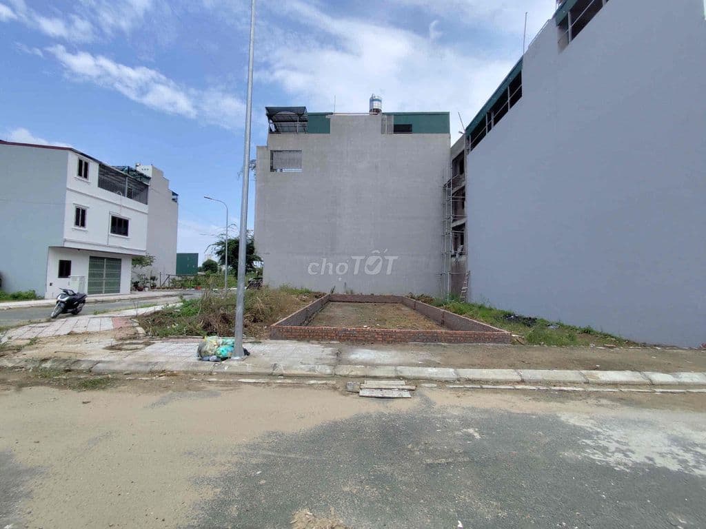 Tôi Cần Bán Lô Đất giá 15tr/m2 ngay Nguyễn Văn Linh