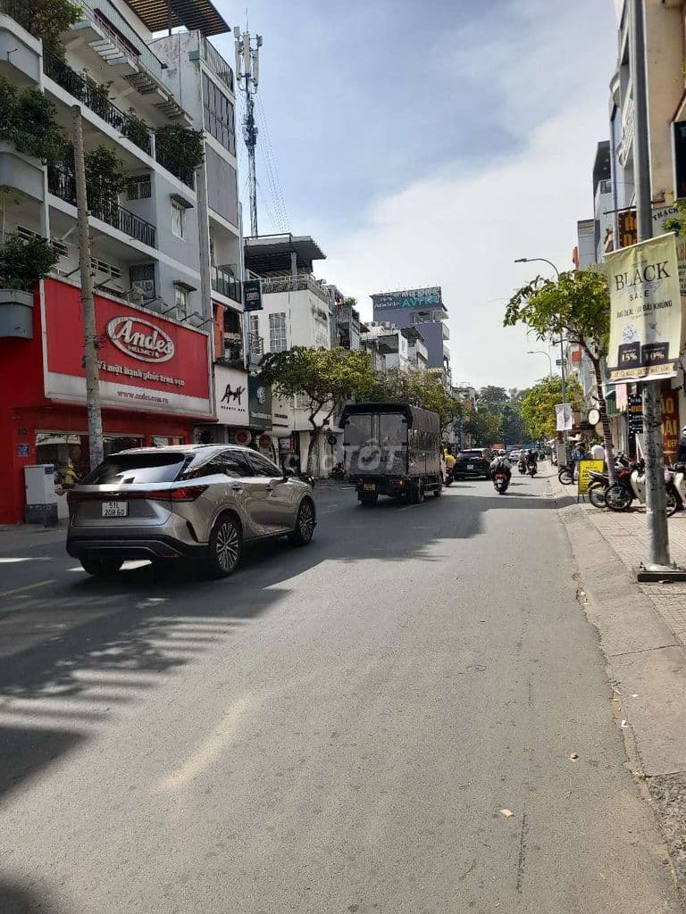 Bán nhà 2MT đường Nguyễn Đình Chiểu Q3 dt: 4m x 7m 5 tầng giá 11 tỷ 5