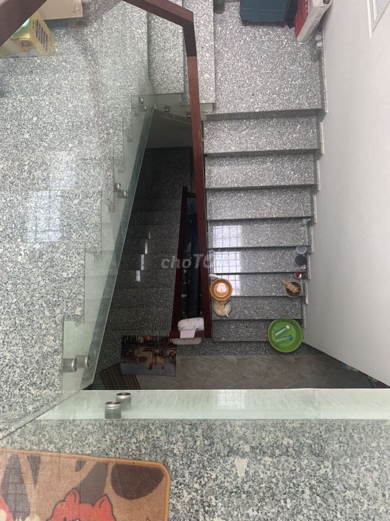 Vỉa hè 6m!Giá 9 tỷ . Nhà 2 Mặt Tiền trước sau đường 3/2. DT: (3,5x12)m - Ảnh 3