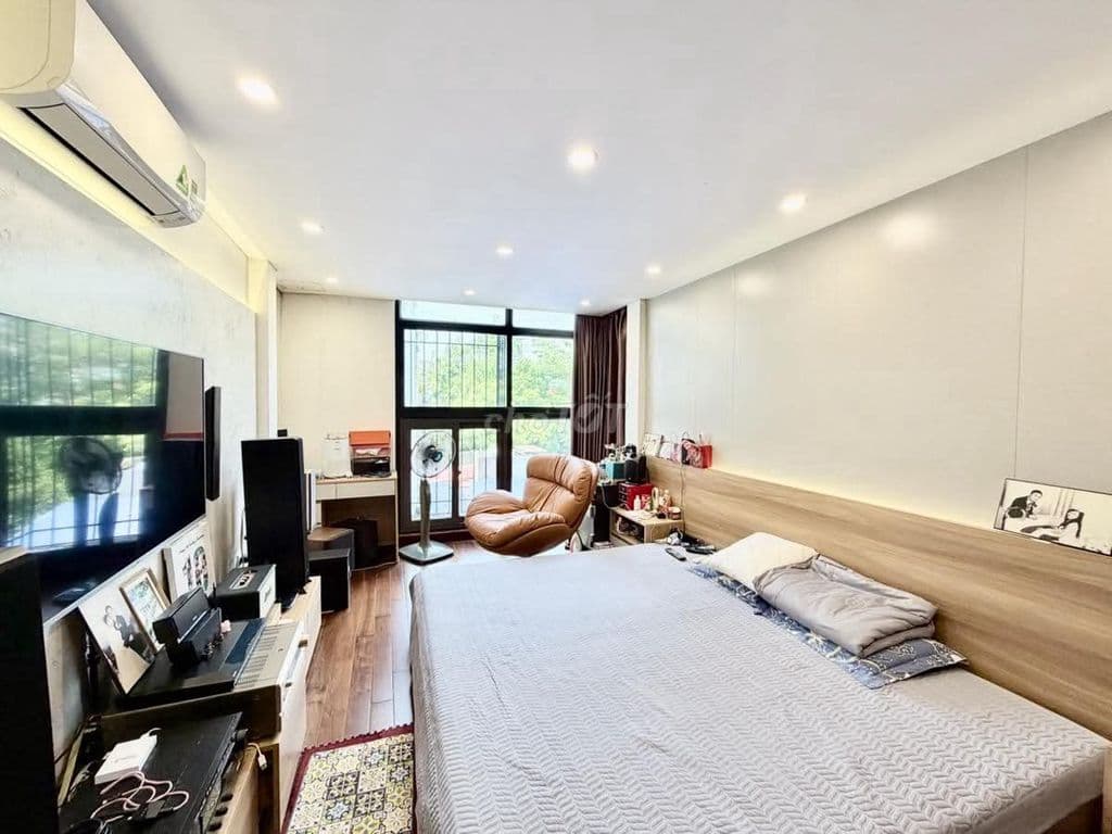 Phải nhanh! Thái Thịnh, gần ô tô, ngõ thông, 2 thoáng, 45m2, ở ngay - Ảnh 3