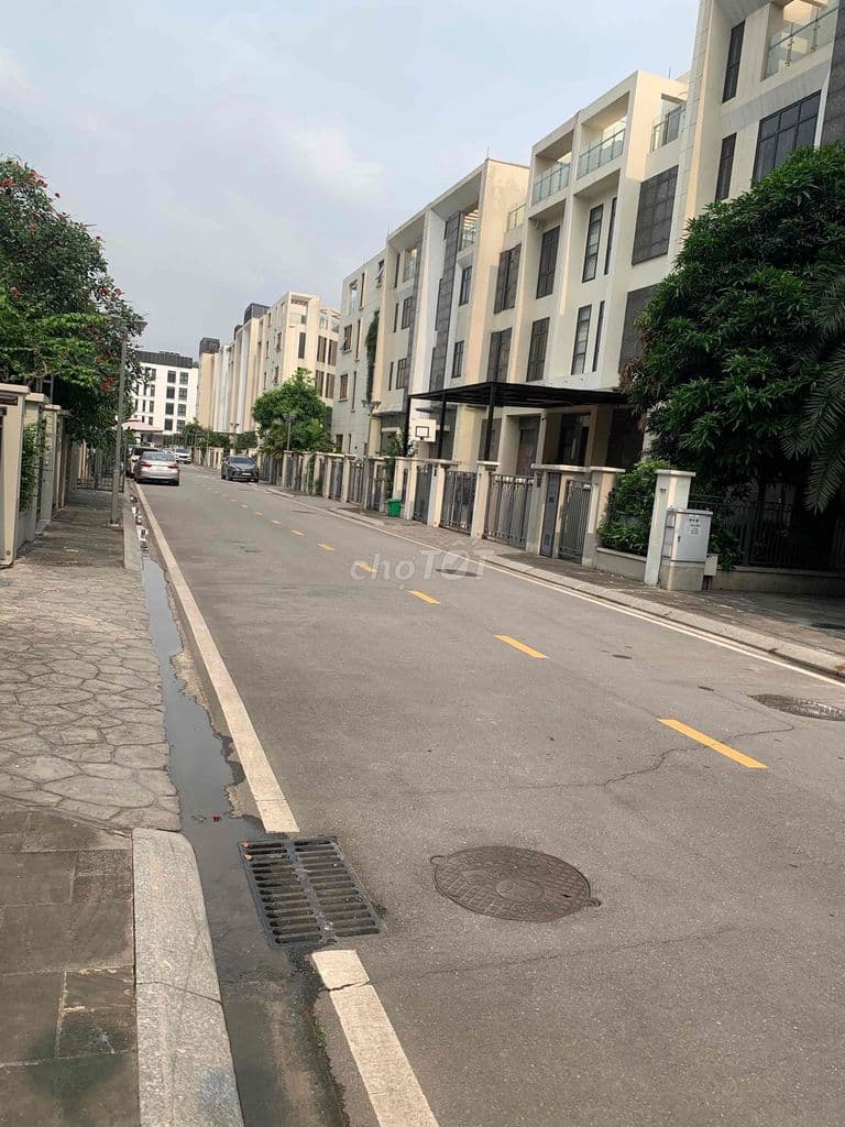 Bán shophouse k3 tt2 khu đô thị Starlake Tây hồ Tây