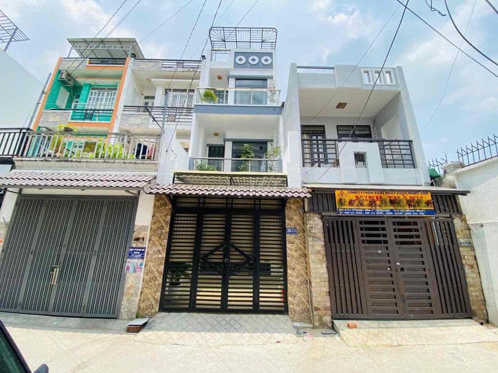 Nhà đúc 2 lầu hẻm xe tải tô ngọc vân vào 50m,giáp gò vấp