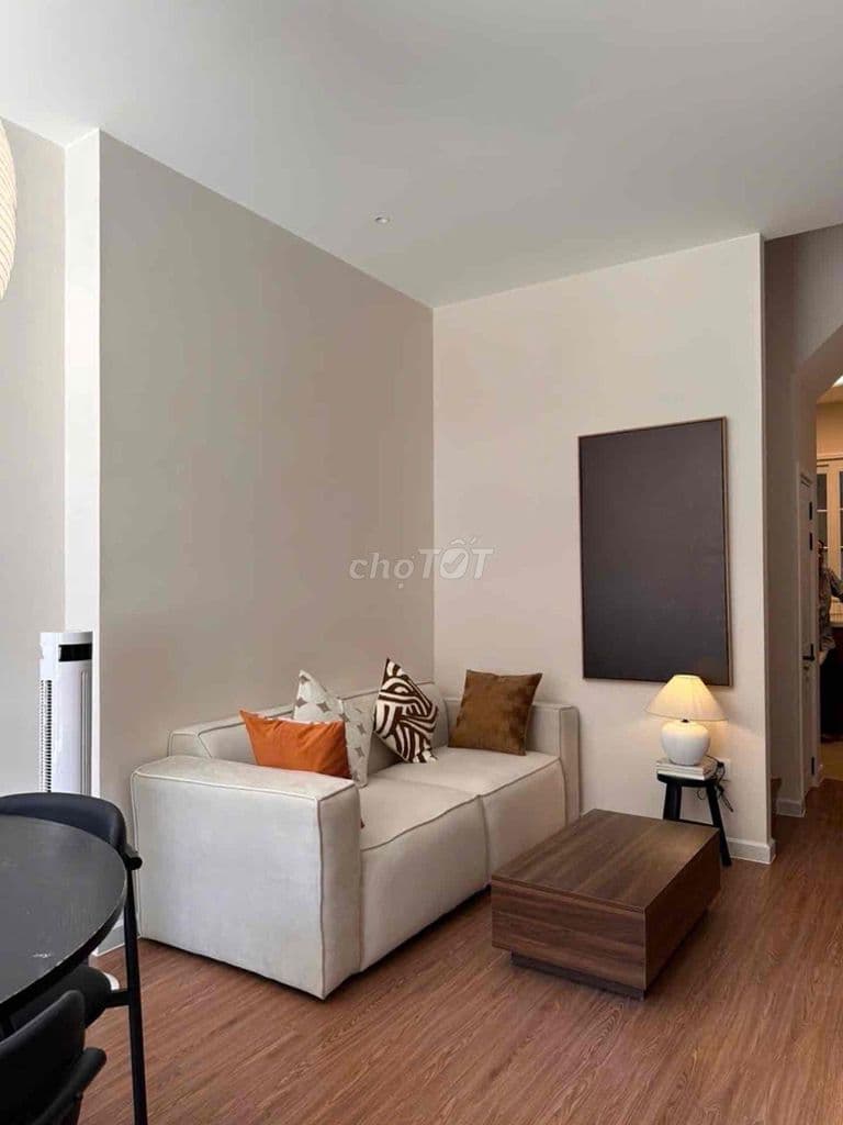 Nhà Thiết kế đẹp Như Căn Hộ Cao cấp xe hơi ra vào thoải Mái.