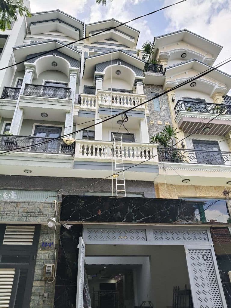 bán nhà hẻm xe tải 5tầng,full nội thất 9.9ty TL