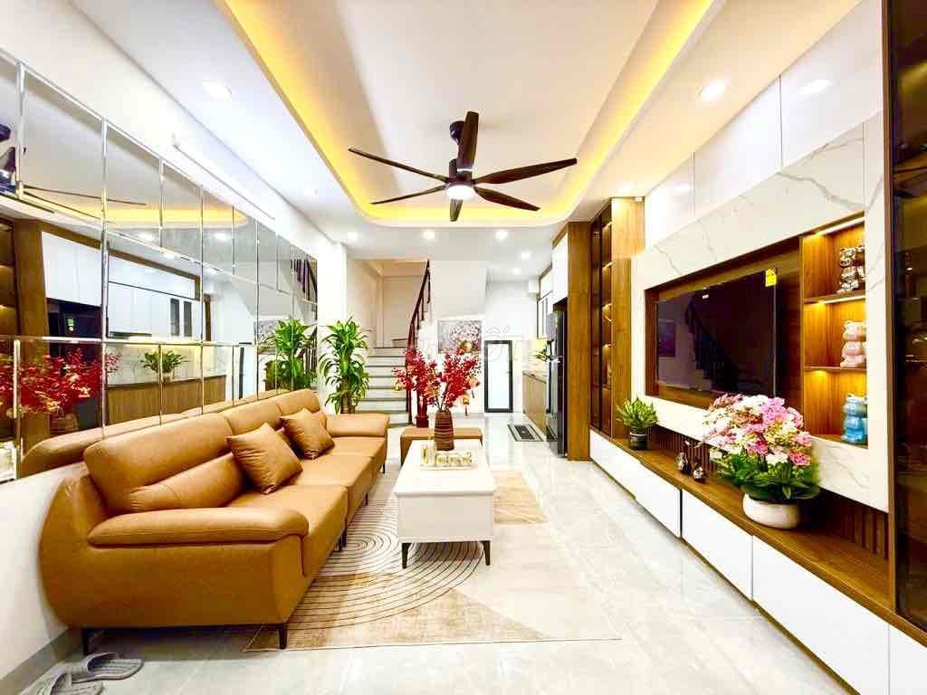 TT Phường Hoàng Liệt 38m MT4m Ngõ 2m Bãi Gửi Ô Tô Cạnh Nhà Giá 6,3 Tỷ