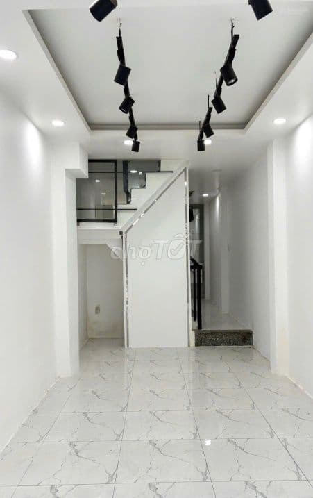 Bán nhà lô góc 3 mặt thoáng Q10 - chủ đi nước ngoài - Ảnh 3