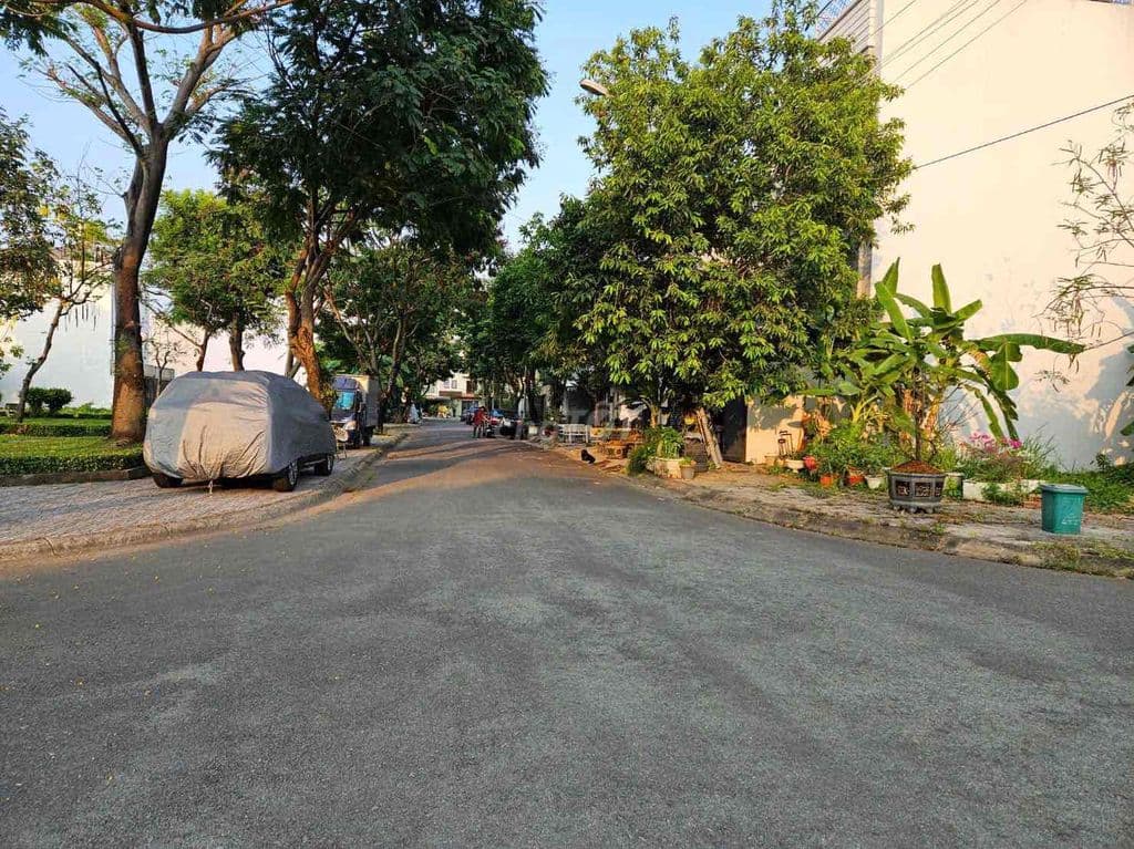 Bán lô đất 111m2 KDC Hưng Phú 1 Liên Phường q9 giá 10tỷ5