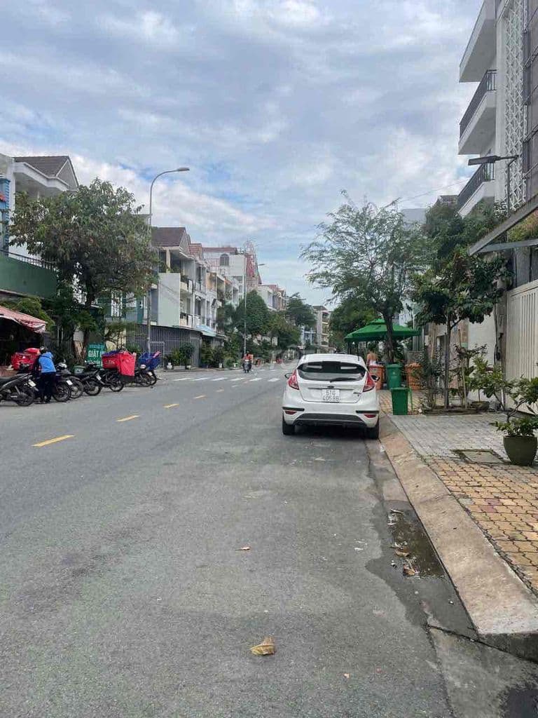 NHÀ MẶT TIỀN ĐƯỜNG 20M - DT : 5 X 22. = 110M2 - GIAO LÊ VĂN VIỆT - Ảnh 3