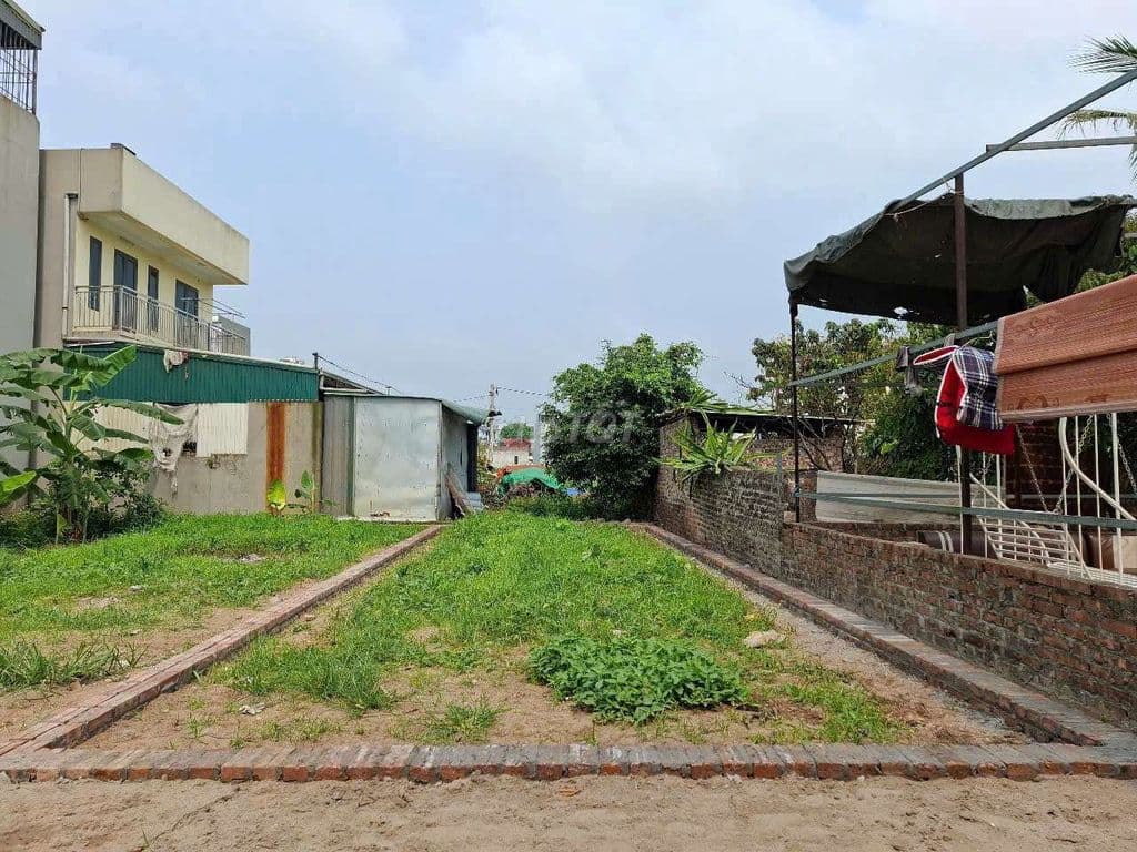 Bán 100m2 đất Mê Linh 2,2 tỷ Ngõ ô tô gần HUD, vành đai 4