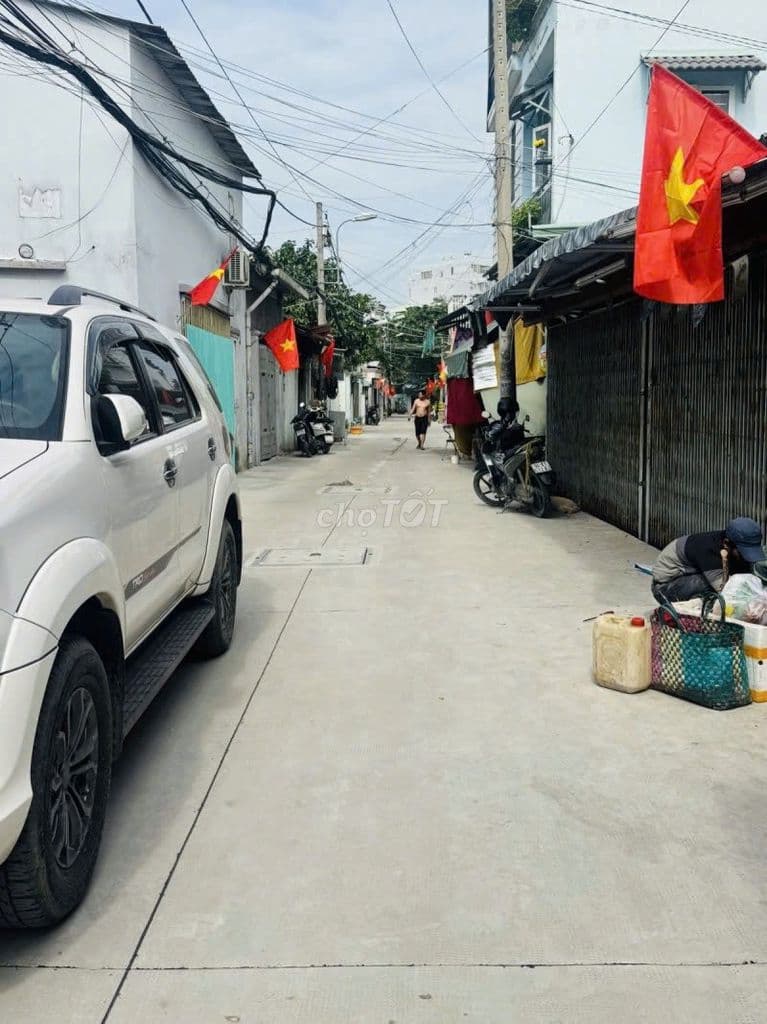 Nhà 4x18.5m vừa ở vừa kinh doanh thạnh lộc 03