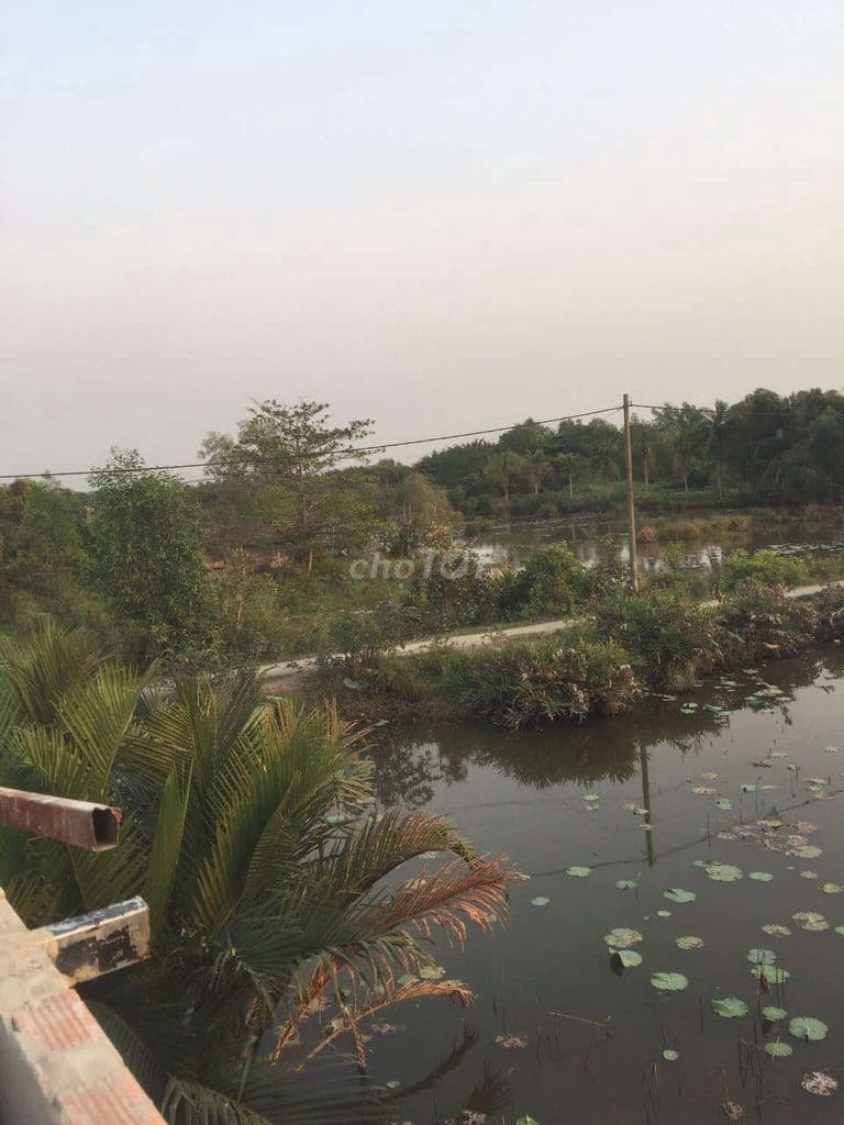 Bán nhà sổ riêng, xây dưng kiên cố vào ở ngay
