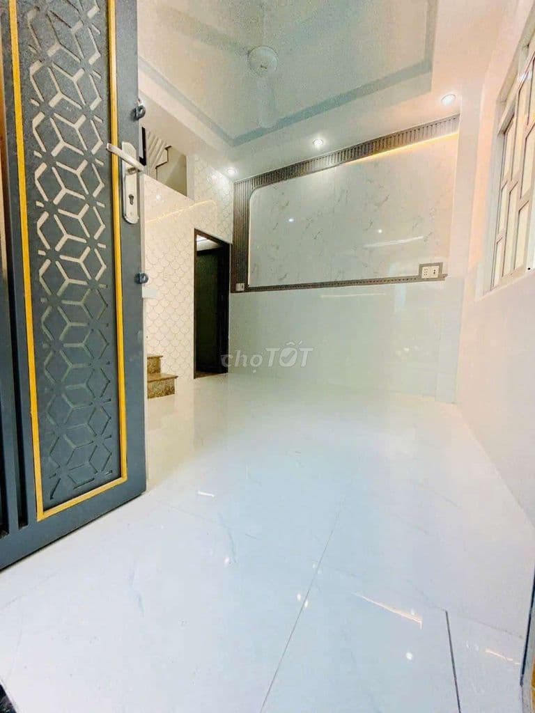 Bán nhà đường Ba Đình P8.Q8 DT.3m5×6m } 2 Lẩu 2 toilet ban công hẽm3m5