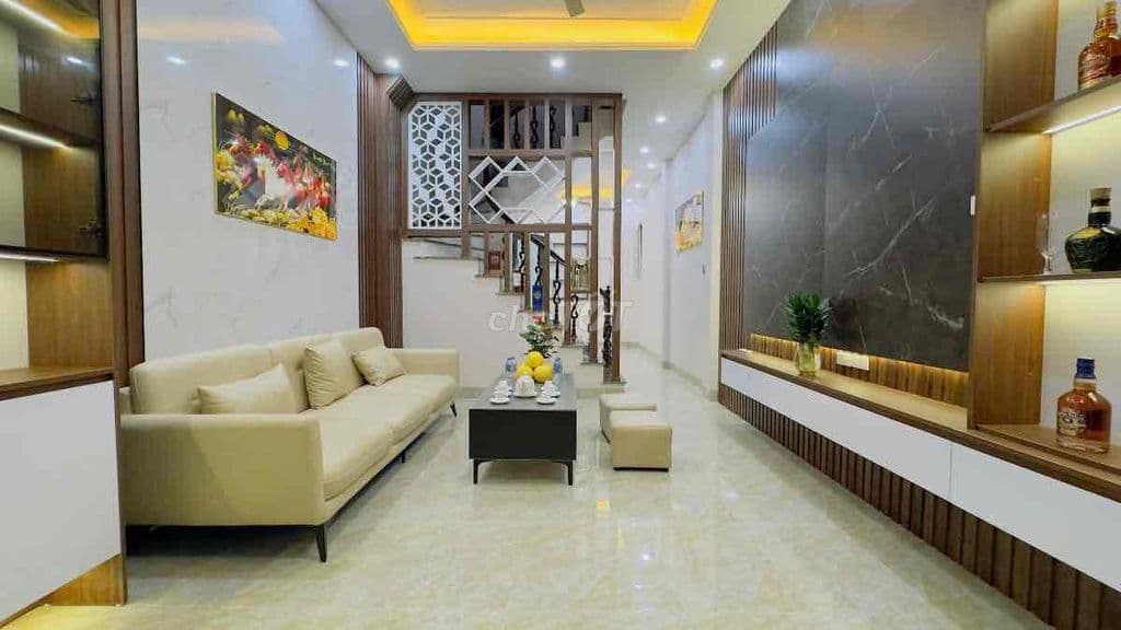 Nhà Trần Hữu Tước, 2 thoáng, full đồ, ở luôn, ngõ thông, gần phố, 42m2